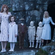 Miss Peregrine’s Home for Peculiar Children: foto di gruppo per i giovani protagonisti