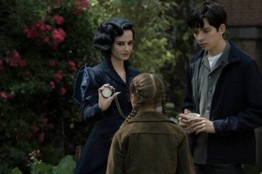 Miss Peregrine’s Home for Peculiar Children: Eva Green, Georgia Pemberton e Asa Butterfield in una foto del film