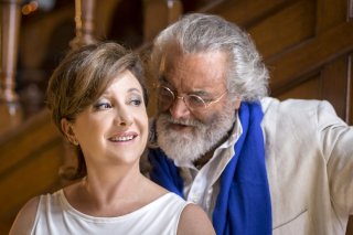 Mister Felicità: Diego Abatantuono e Carla Signoris in una scena del film