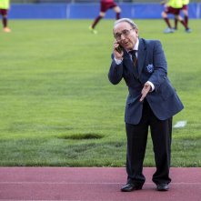 Mister Felicità: Ernesto Mahieux in una scena del film