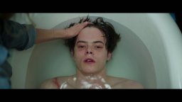 Shut In - Clip 'La vasca da bagno'