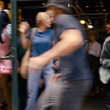 Okja: Lily Collins in una scena dinamica