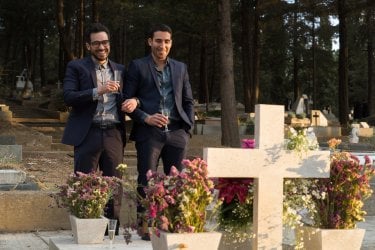 Sense8: gli attori Miguel Ángel Silvestre e Alfonso Herrera nello speciale di Natale