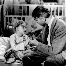 James Stewart in un tenero momento de La vita è meravigliosa