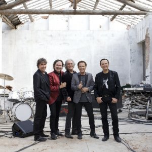 Pooh - L'ultimo concerto: un'immagine promozionale del noto gruppo italiano