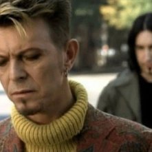 David Bowie nel video di I'm Afraid of Americans