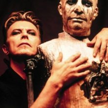 David Bowie nella performance di Heart's Filthy Lesson