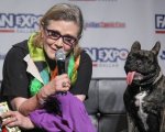 Carrie Fisher: i tweet d'addio del suo cane Gary