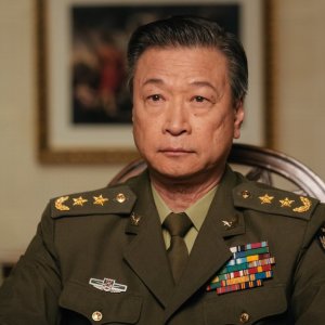 Arrival: Tzi Ma in una scena del film