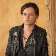 Fallen: Harrison Gilbertson in una scena del film