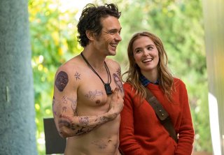 Proprio lui?: Zoey Deutch e James Franco in una scena del film