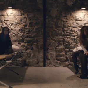 Split: Jessica Sula, Anya Taylor-Joy e Haley Lu Richardson in una scena del film