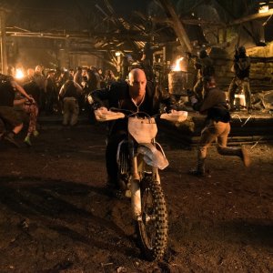 xXx - Il ritorno di Xander Cage: Vin Diesel in moto in una scena d'azione del film