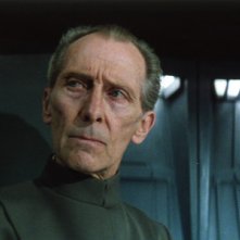 Peter Cushing nei panni di Moff Tarkin (Star Wars) 