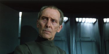 Peter Cushing nei panni di Moff Tarkin (Star Wars)