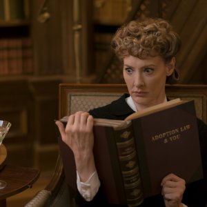 Una serie di sfortunati eventi: l'attrice Joan Cusack in una foto della serie