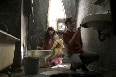 Una serie di sfortunati eventi: Malina Weissman e Louis Hynes nella serie