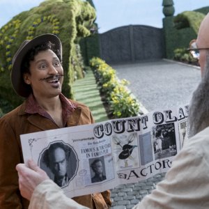 Una serie di sfortunati eventi: Aasif Mandvi in una foto della serie