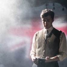 Kenneth Branagh Theatre Company - The Entertainer: Jonah Hauer-King in scena