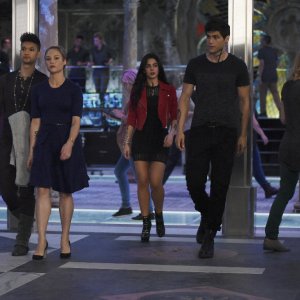 Shadowhunters: una foto dei protagonisti nell'episodio This Guilty Blood