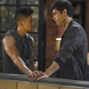 Shadowhunters: Harry Shum Jr. e Matthew Daddario in This Guilty Blood