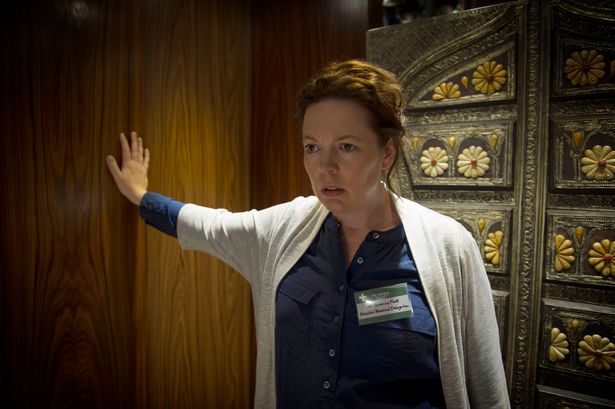 Olivia Colman in una scena della seconda stagione