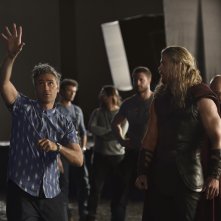 Thor: Ragnarok, una nuova foto scattata sul set