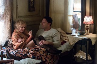 La legge della notte: Ben Affleck e Sienna Miller in una scena del film