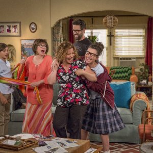 One Day At A Time: una foto dei protagonisti della serie Netflix