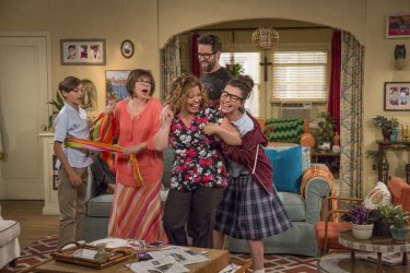 One Day At A Time: una foto dei protagonisti della serie Netflix