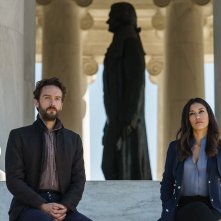Sleepy Hollow: una foto di Tom Mison e Janina Gavankar nell'episodio Columbia
