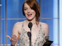 Emma Stone elogia Pedro Pascal: 'È talentuoso e bello, me lo scop..rei'