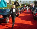 Golden Globes 2017: Jimmy Fallon omaggia La La Land e ironizza su Donald Trump