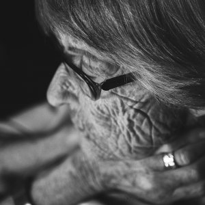 A German Life: un primissimo piano di Brunhilde Pomsel in un'immagine del documentario