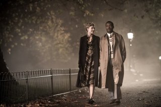 A United Kingdom - L'amore che ha cambiato la storia: Rosamund Pike e David Oyelowo in un'immagine tratta dal film