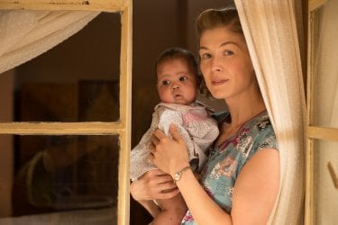 A United Kingdom - L'amore che ha cambiato la storia: Rosamund Pike in un'immagine del film