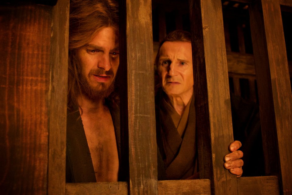 Silence: Andrew Garfield e Liam Neeson in una foto del film