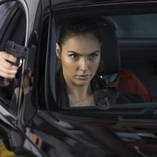 Le spie della porta accanto: Gal Gadot in una scena del film