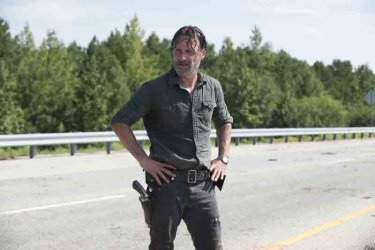 The Walking Dead: Andrew Lincoln in una foto del nono episodio