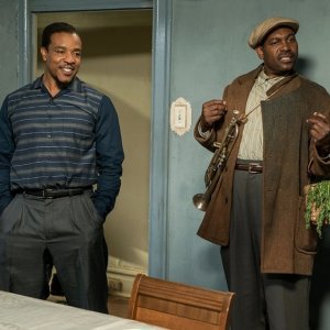 Barriere: Mykelti Williamson e Russell Hornsby in una scena del film