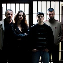 Il permesso - 48 ore fuori: Giacomo Ferrara, Valentina Bellè, Claudio Amendola e Luca Argentero in un'immagine promozionale del film