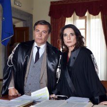Il bello delle donne: Paolo Sassanelli e Lina Sastri in una foto della serie