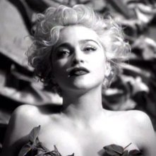 Madsnna nel video di Vogue