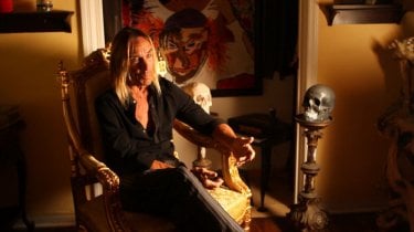 Gimme Danger: un'immagine di Iggy Pop mentre si racconta davanti a Jim Jarmusch