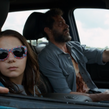 Logan: Hugh Jackman e Dafne Keen in una scena del film