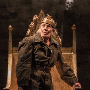 Almeida Theatre Live - Riccardo III: Vanessa Redgrave sul palco nei panni della Regina Margherita