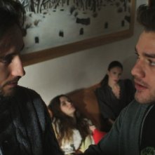 La terra e il vento: Lorenzo Richelmy e Robin Mugnaini in una scena del film