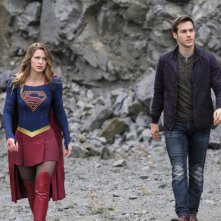 Supergirl: Melissa Benoist e Chris Wood nell'episodio Supergirl Lives