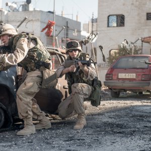 Sand Castle: una foto del film