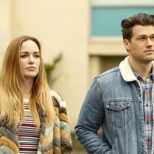 Legends of Tomorrow: Caity Lotz e Nick Zano in Raiders of the Lost Art